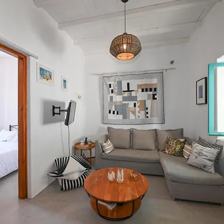 Tinos Traditional Patio House Arnados