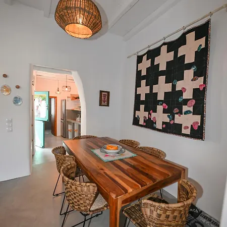Tinos Traditional Patio House Vakantiehuis Arnados