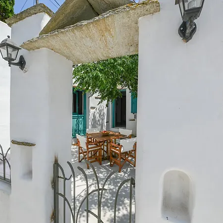 Semesterbostad Tinos Traditional Patio House